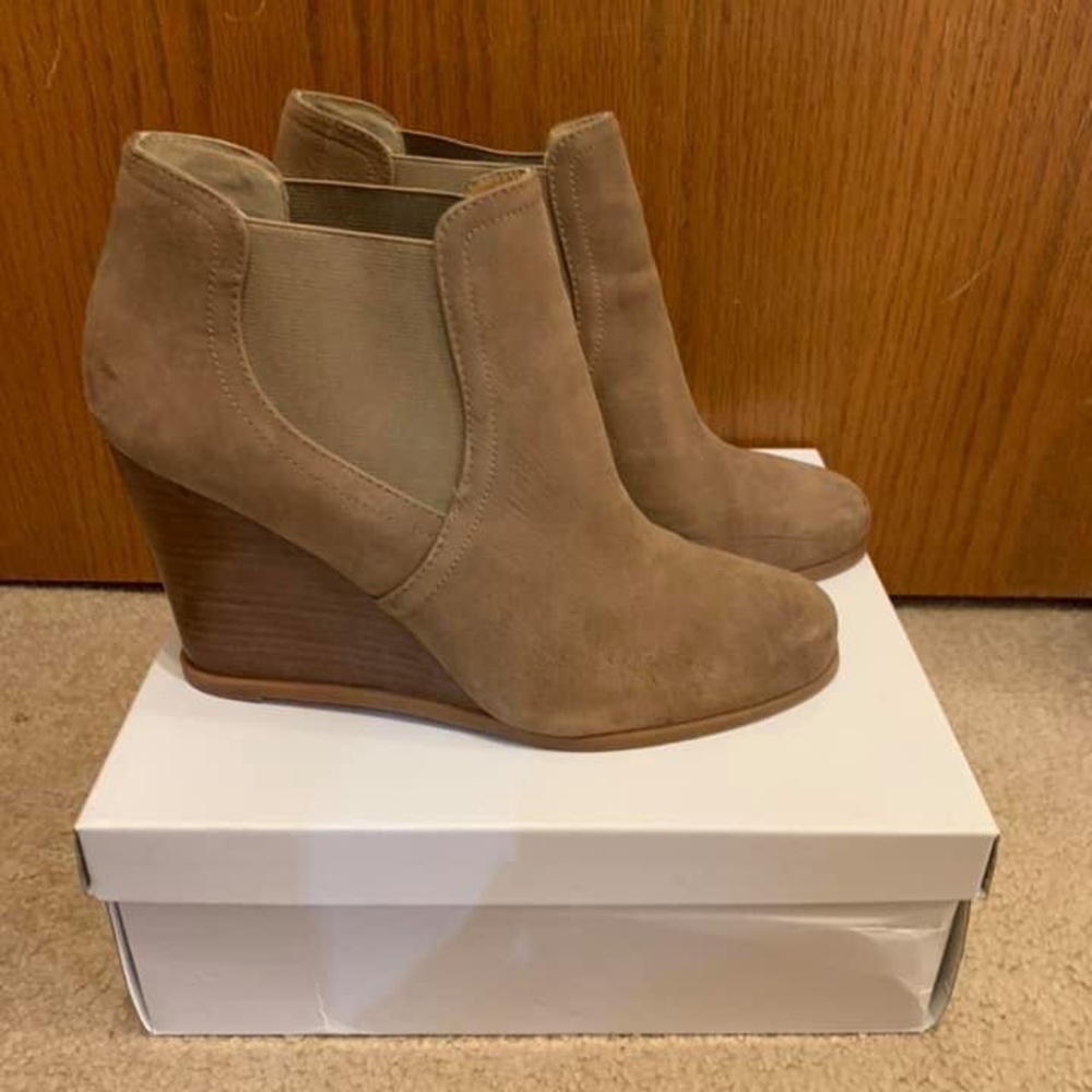 Taupe wedge bootie